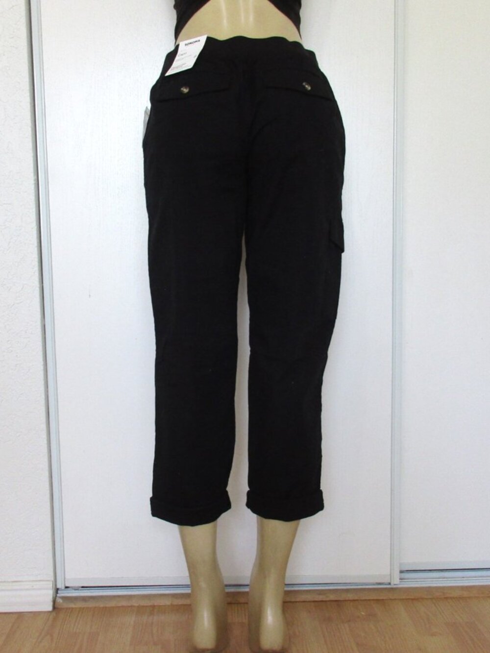 New SONOMA Pants Size 8 Black Cuffed Utility Capri - Picture 3 of 11